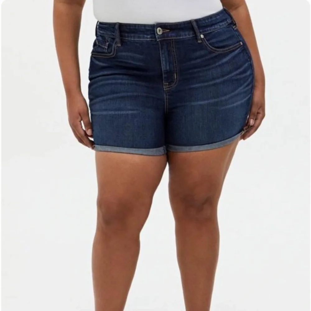 Torrid 5 inch vintage stretch‎ high rise shorts women’s size 24